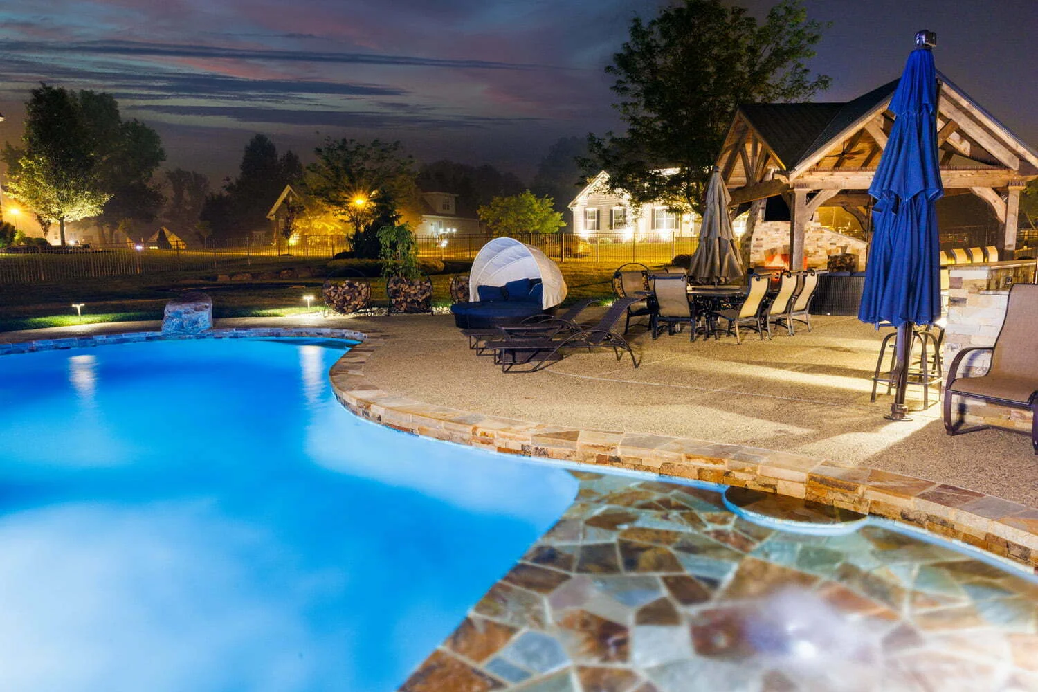 Outdoor kitchen and patio by Evergreen Hardscaping in Delaware